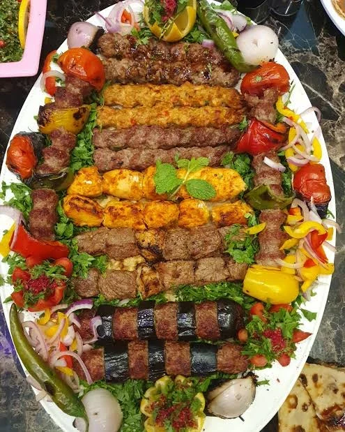 طبق علي نازك